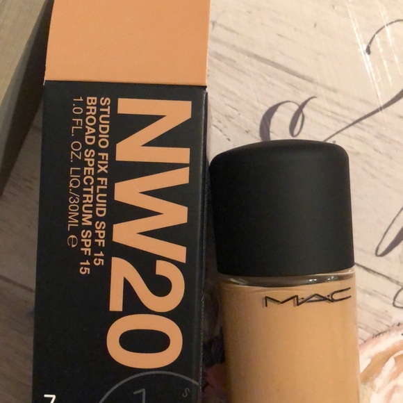 mac studio fix foundation nw20